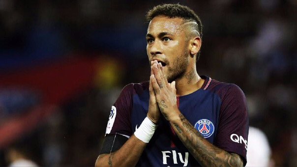 fptoscos's tweet photo. Ya empiezan los quilombos y te toca decidir. RT Cavani o MG Neymar https://t.co/cVOQ5c4HHu