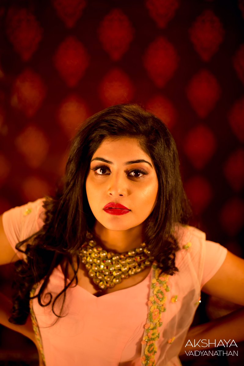 mohan_manjima's tweet photo. Put on some red lipstick and live a little ❤️💋 https://t.co/9rn0LmcC1y