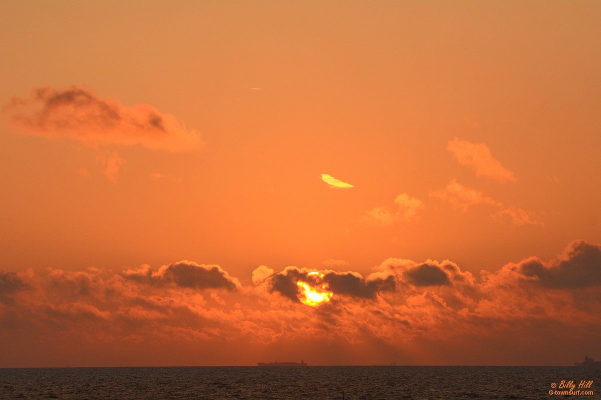 GalvestonIsland's tweet image. Nothing like an island sunrise. #LoveGalveston