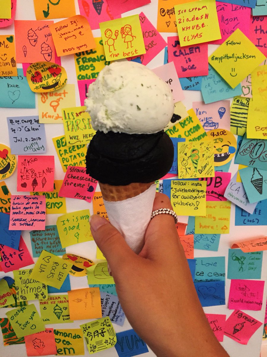 It's still ice cream season! 🍦 | 📷: <a href="/dahllii/">Dahlia M</a> #eatplaylive #mtlmoments #calem