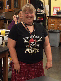 sean_gilrein's tweet photo. What a tremendous way to start 1st period #scienceclass @ #TRJHS - #teachlikeapirate #chromebooks #argh! https://t.co/8jbnHe6LVx