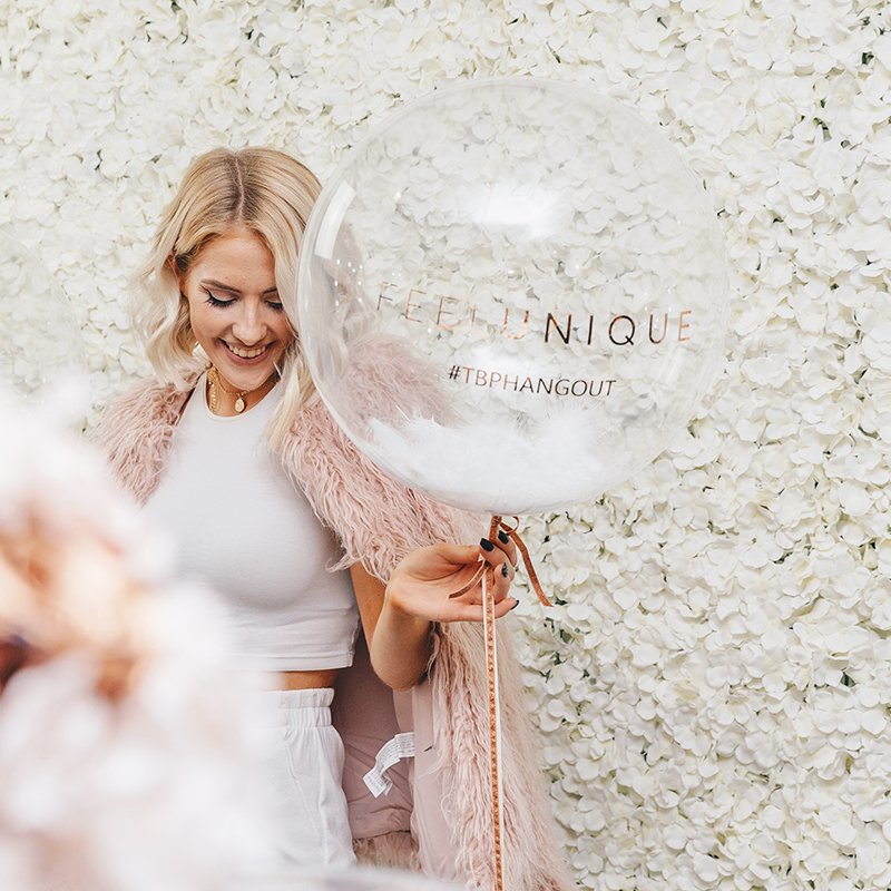 tbp_social's tweet photo. We love seeing all your #TBPHangout snaps in front our beautiful @michaelhilbrown flower wall and our dreamy @PomPomStudioUK  balloons! 🌸🎈 https://t.co/HSEHjljgjE