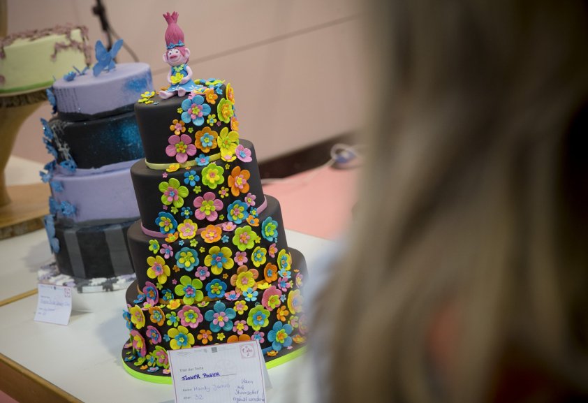 Messe_Stuttgart's tweet photo. spektakuläre Kunstwerke aus Zucker und Farbe auf der #cakeit17 😍 vom 23.-26.11!🍰 https://t.co/Gb7ifHqw81 #MesseStuttgart #yummy https://t.co/6w9MAv5VWg