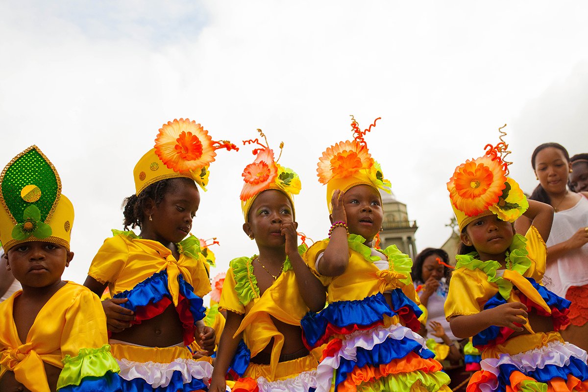 En la mañana desfilan los niños, apertura de las fiestas de #SANPACHO dan ejemplo de cómo debe vivirse las fiesta alegría y compañerismo