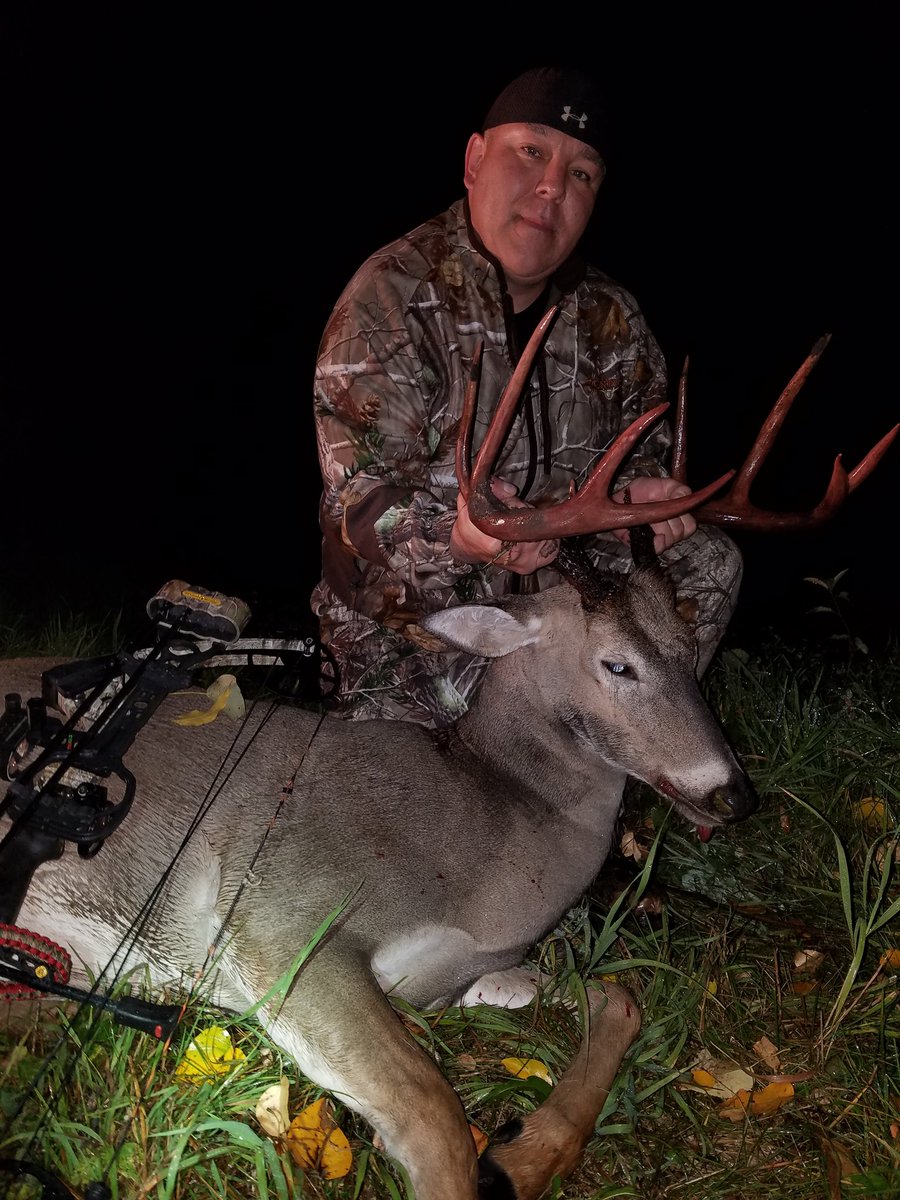 rayparisienjr's tweet photo. From the trail cam to the cell cam overnight
@deerhuntingmag
#bbdk17 https://t.co/AUBR3pVLii