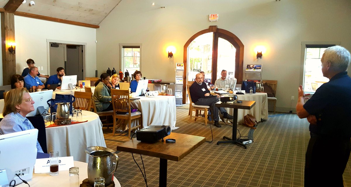 MarketplaceSims's tweet photo. Great 1st day of the train-the-trainer workshop as we learn to #teachMPLive! Looking forward to day 2 @dancingbearTN. #BusinessSims https://t.co/tgaoWO9Fuh