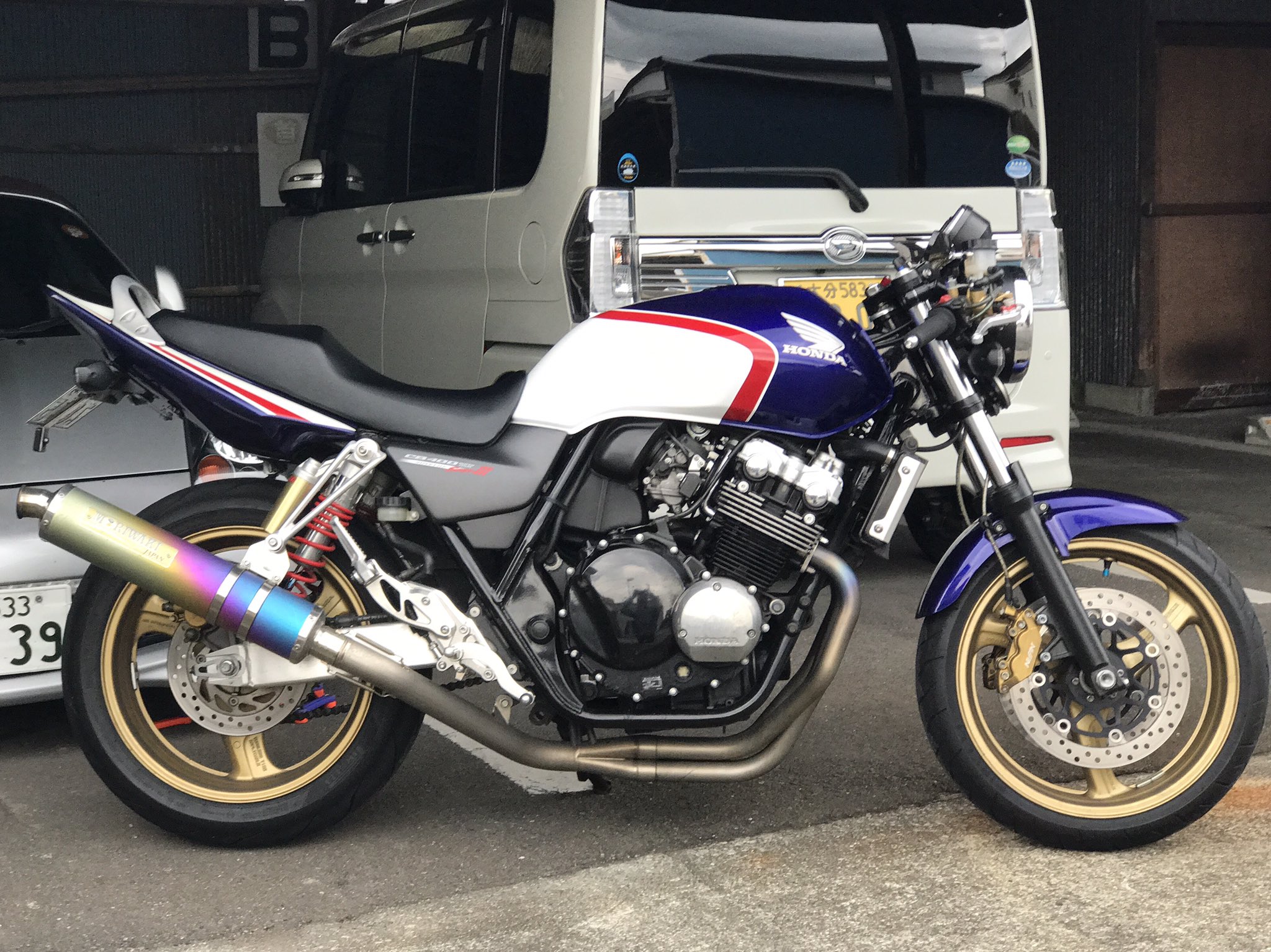 ナカムラ 赤いr1の人 ボンバルディアの人 固定です こんな感じのcb400に乗ってます よろしくお願いします Cb400sf Honda セパハンネイキッドが美しい シンプソン トリコロール バイク乗りとして軽く自己紹介 バイク好きな人と繋がりたい 初心者 ナカムラ 赤いr1の人 ボンバルディアの人 固定です こんな感じのcb400に乗ってます よろしくお願いします Cb400sf Honda セパハンネイキッドが美しい シンプソン トリコロール バイク乗りとして軽く自己紹介 バイク好きな人と繋がりたい 初心者