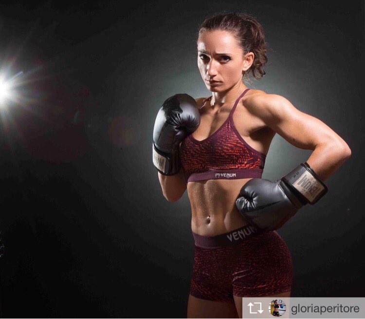 SIXTUSITALIA's tweet photo. Pronti alla grande sfida! WAR OF TITANS! Pronti a sostenerti @GloriaPeritore! SixtusItalia #kickboxing #waroftitans #improvesperformance https://t.co/Az9aBg6tuU