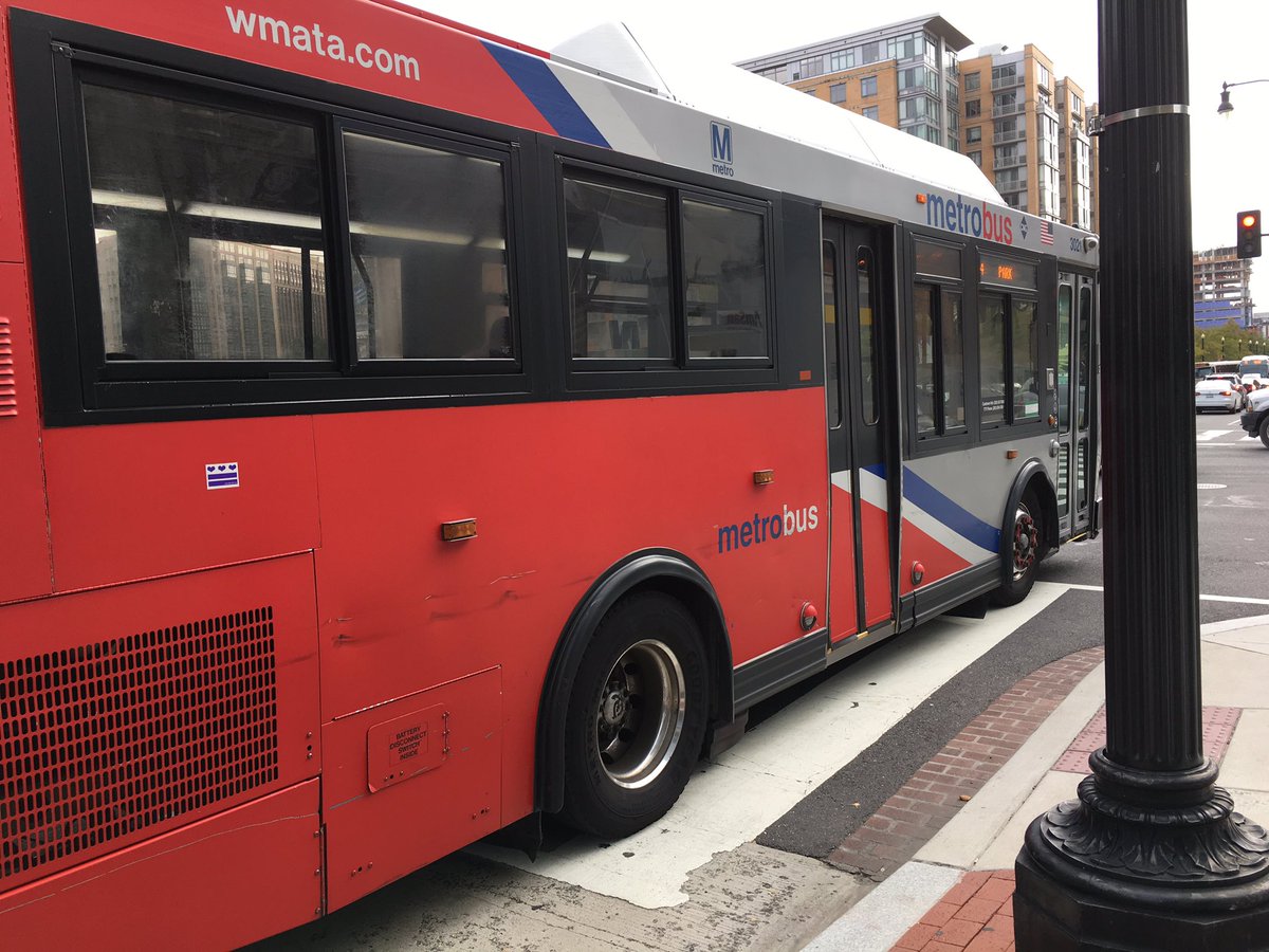 jwhitne1's tweet photo. @wmata bus 3021 blocking a crosswalk. Thanks for sucking. @unsuckdcmetro https://t.co/SLP1fYI8m2
