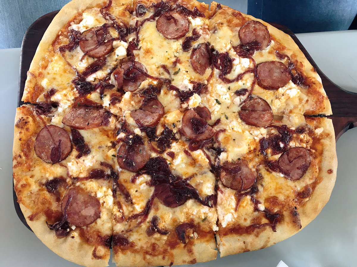 Likers_2Do's tweet photo. Say Pizza ๐๐ฌ #RoastHappiness #RoastSummerMenu https://t.co/P1toYq53hq