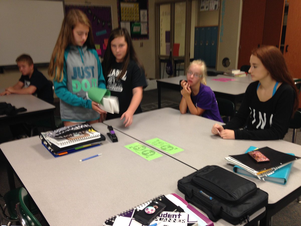 tassielittle's tweet photo. Building a bridge in bulldog block. #steppingahead #teammwork https://t.co/gIFqIXNXcu