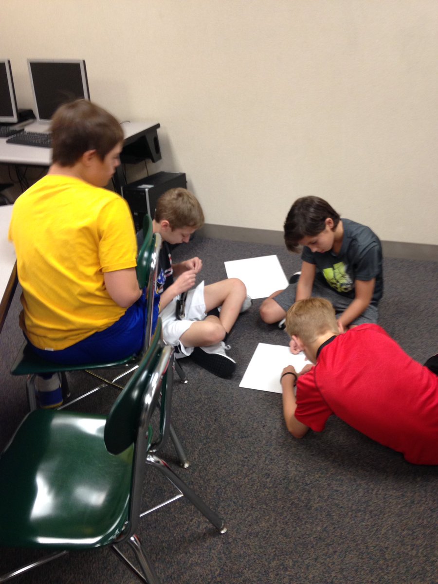 tassielittle's tweet photo. Building a bridge in bulldog block. #steppingahead #teammwork https://t.co/gIFqIXNXcu