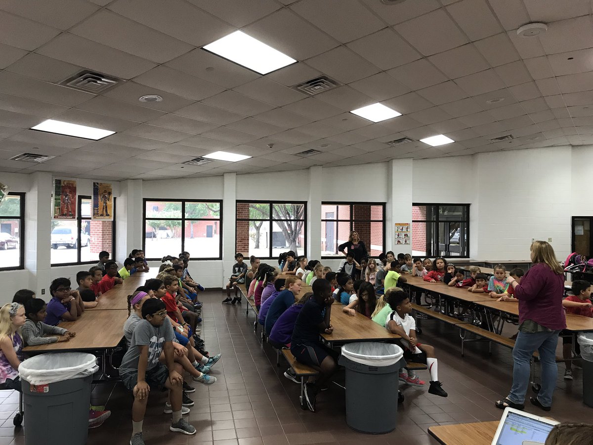 mathstellar's tweet image. Mustang Mutual! Our 4th Graders are getting the training needed to help you and your friends save money! #financialLit #austinyear30