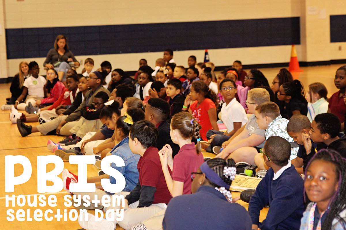 fle_media's tweet photo. @oexmannmusic rocks! 🚀🛰🌏 #PBIS #HouseSelection #WeAreFLE #ExcellenceInEverything @sukaratana_lcss @crocker_lcss https://t.co/fIXoztlflK