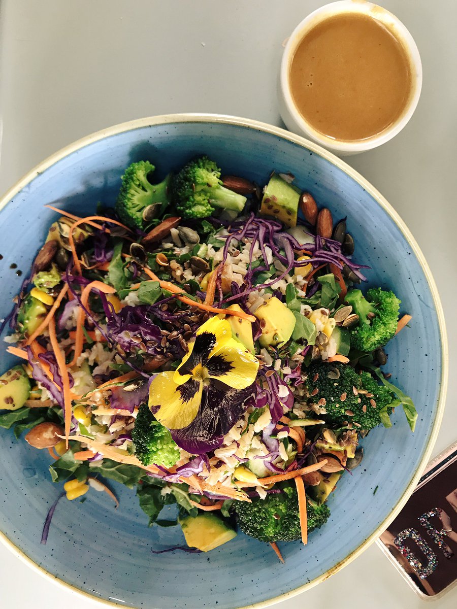 Likers_2Do's tweet photo. Vegetarian Happiness
#RoastHappiness #RoastSummerMenu https://t.co/0d9rGtgriL