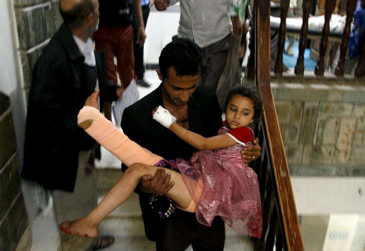 هجوم جديد على #تعز يقتل أطفالا... الحاجة ماسة إلى فتح تحقيق دولي يحاسب أطراف النزاع في #اليمن على انتهاكاتهم hrw.org/ar/news/2017/0…