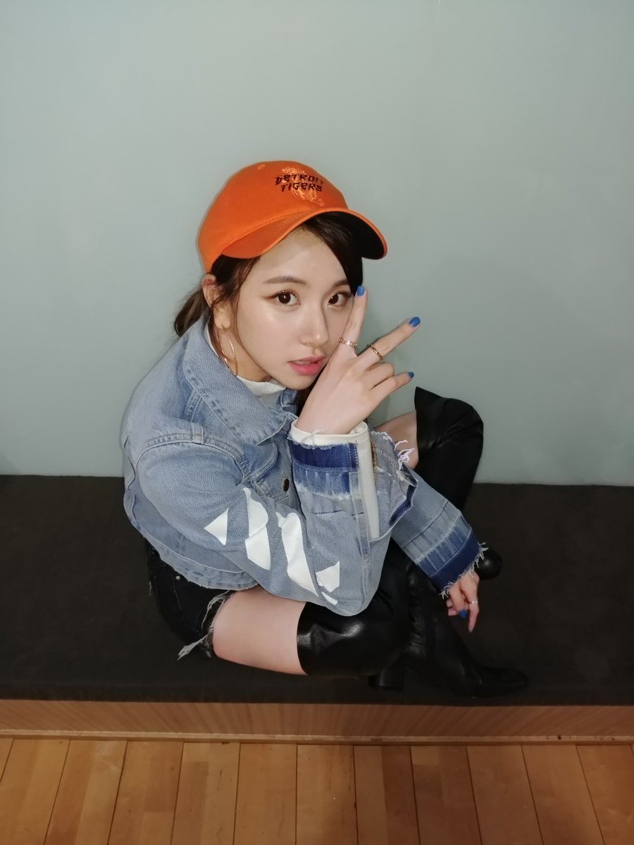 Twice Indonesia Pics Twice X Mlb Chaeyoung Behind Selca With Mlbcap 2 Twice 트와이스 Chaeyoung 채영 T Co Expii72oxi T Co Xkqpl9rnnw