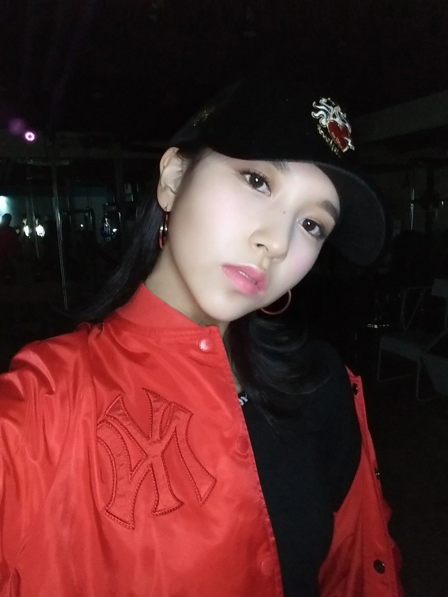 Twice Indonesia Pics Twice X Mlb Mina Behind Selca With Mlbcap 1 Twice 트와이스 Mina 미나 T Co T3cxvtyk5j