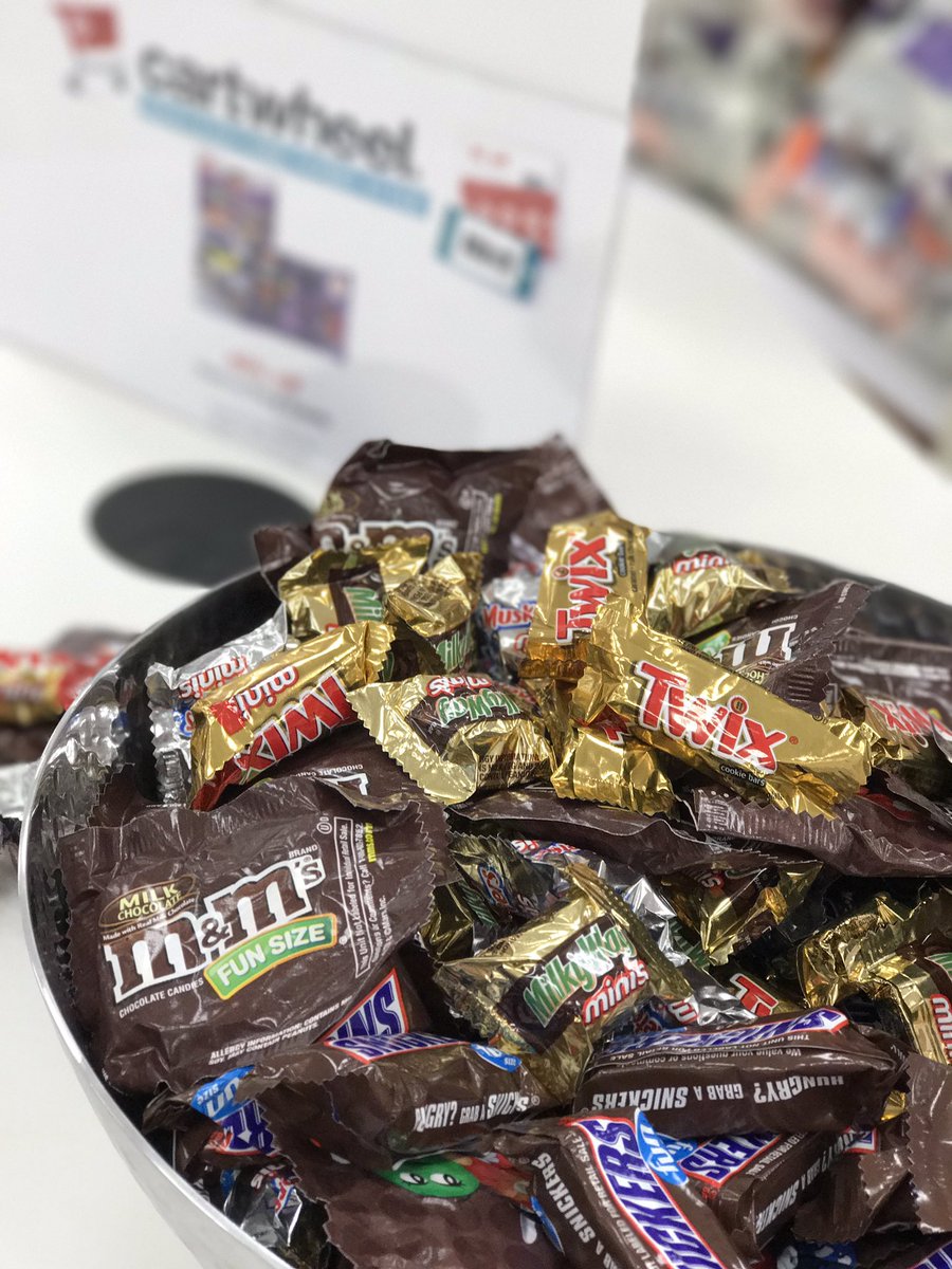 Who doesn't love a #spooktacular deal?!?! Halloween cartwheel deals make buying candy an easy choice! #t1789 #southportsquadgoals #halloween