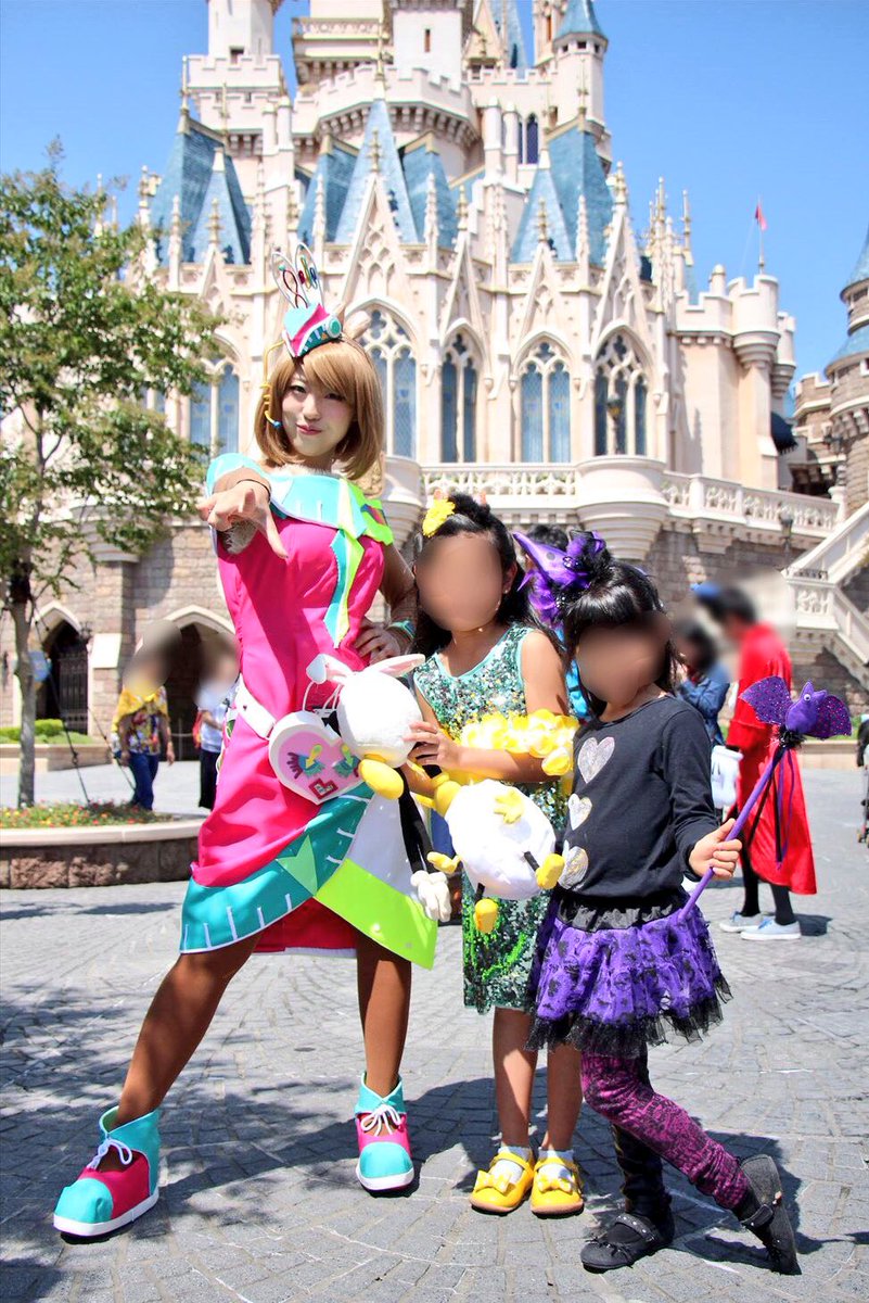 あい A Twitter この日もポップン観たりアトラク乗ったりハピネス地蔵したりと始終ウロウロ 城裏通り掛かった時 長女がうさたまクラリスを発見して 走って行ったwww お衣装着替える寸前だったそうで 間に合って 良かったです 9日 土曜 Dハロ仮装 Dハロ仮装