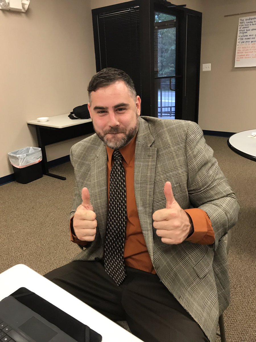 portablesusa's tweet photo. Portables having fun while making calls! #callblitz Saving businesses money https://t.co/YqVshDiUkW