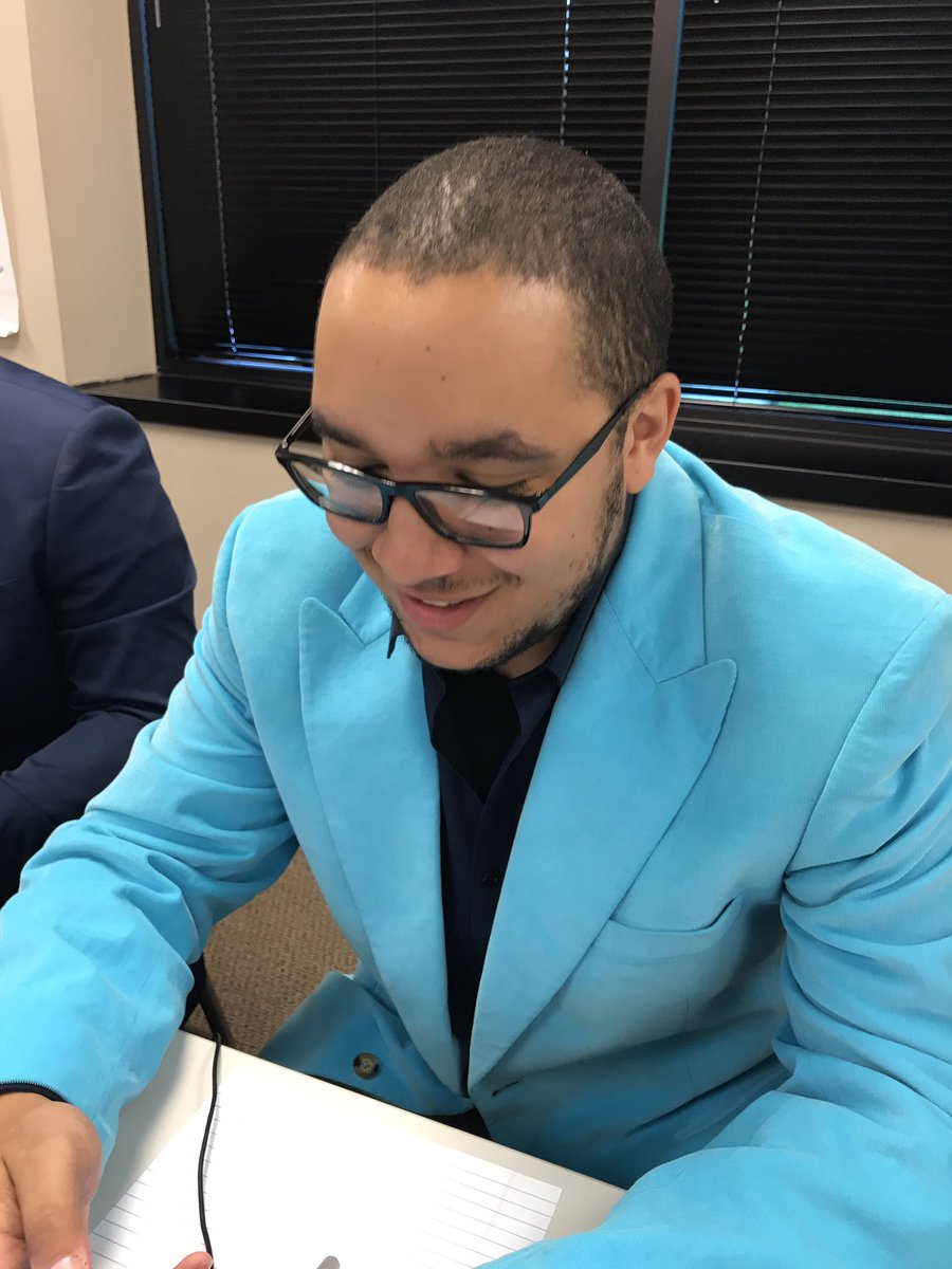 portablesusa's tweet photo. Portables having fun while making calls! #callblitz Saving businesses money https://t.co/YqVshDiUkW