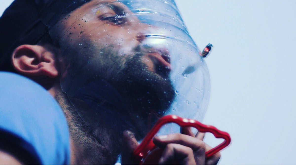 geramaleh's tweet photo. Un gallo para Esculapio 🐓💣
Martes 22hs por TNT 
Miércoles 23.15 por TELEFE 
#UnGalloParaEsculapio #COCO #followme #love #actor #photography https://t.co/GWbNbRGNoe