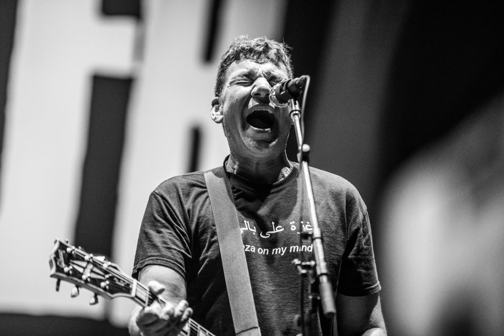 floodmagazine's tweet photo. 72-Hour Nostalgia-Punk Therapy: Riot Fest 2017 | 🖋️ = @ohnoerino | 📸 = @CleChiCtq | https://t.co/P7Jsd1fjny https://t.co/iN7nxicRzi