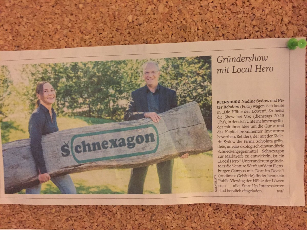 Wir feiern im #Dock1 mit gründungsinteressierten Studierenden den Deal von <a href="/NadineSydow/">Schnexagon</a> &amp; unserem <a href="/VentureWerft/">VentureWærft</a> - Peter #publicviewing #DHDL