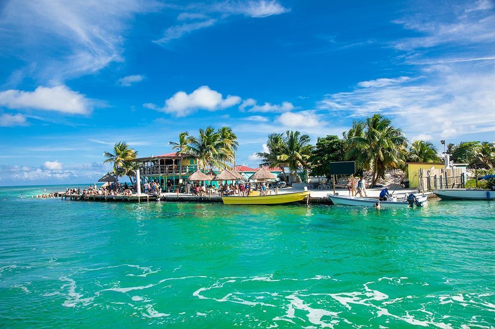 belizeglobe's tweet photo. The 7 Best Reasons to Move to Belize: https://t.co/JmWOQpiv3Q #Belize #MovetoBelize #BelizeRealEstate #BuyBelize #BelizePropertiesForSale https://t.co/aLbPJvyW5y