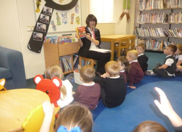 Haysheadmrsk's tweet image. P1b enjoyed their visit to #arbroathlibrary and got to choose their own books to read in school. P1a&apos;s turn on Monday 25th. @angusalive
