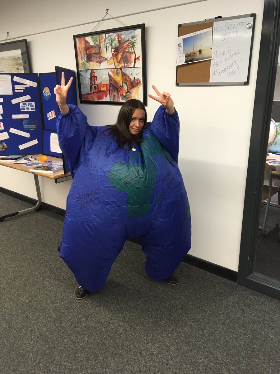 StBartsGeog's tweet photo. Everyone wants a go! #worldrevolvesaroundme #cartwheels #globe https://t.co/26Lv2jeXb2