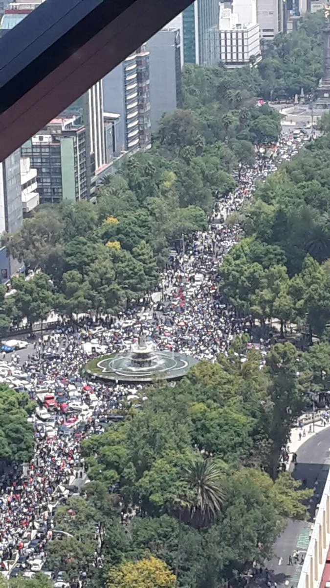 Revolucion3_0's tweet photo. Así luce Reforma luego del sismo de 7.1 grados. https://t.co/ayxXvf8JO2
