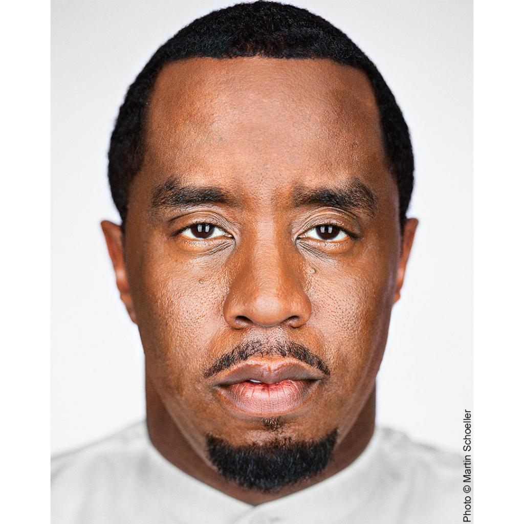 Forbes's tweet photo. 100 Greatest Living Business Minds: @BillGates, @Diddy, Sara Blakely, Jerry Jones and more https://t.co/q099pfHUGH  #ForbesAt100 https://t.co/xVf4cRiNot