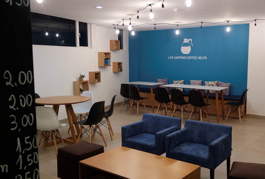 OrEclat's tweet photo. Por su primer año #EclatDor esta como nuevo: 1ro un nuevo local
Más amplio para acogerte con tus amigos o tu #familia.
#coffeeshop https://t.co/gCQb76lzpn
