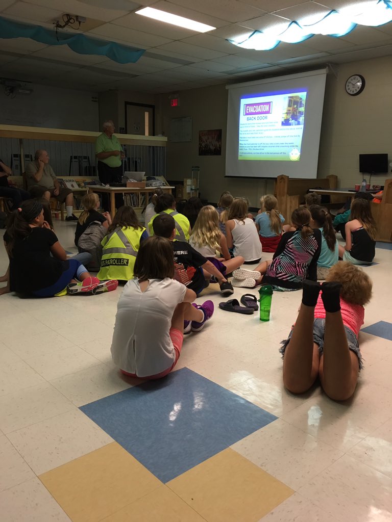 alcdsb_olmc's tweet photo. OLMC Bus Patrollers Training Day #safetyfirst #triboard https://t.co/MQYjdPzFSm