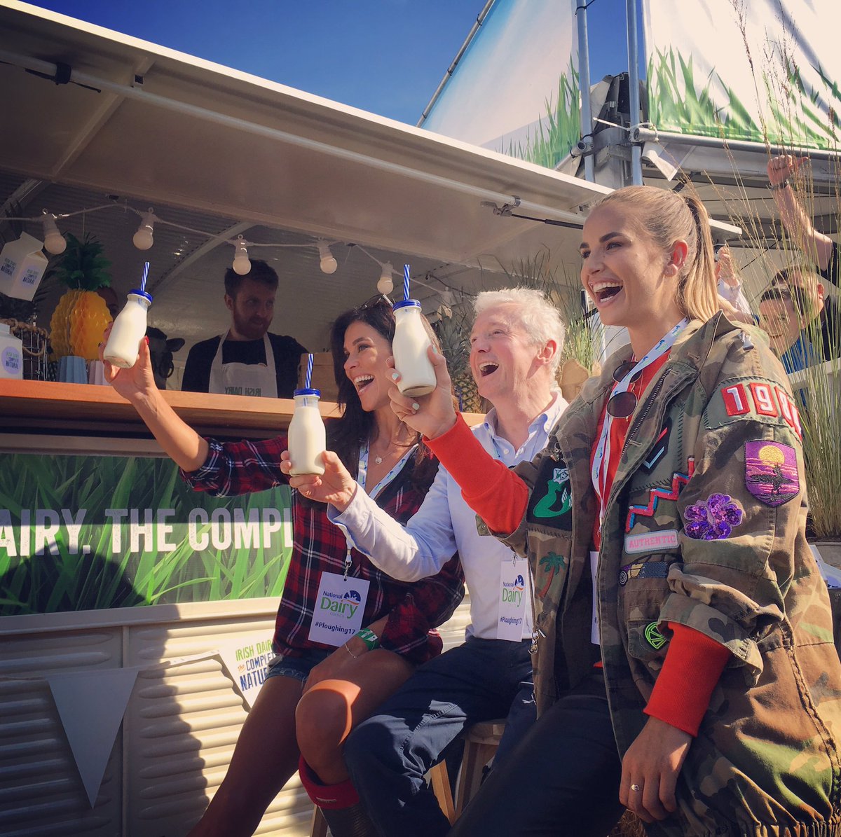 LittlePiggyHire's tweet photo. What a day at the #Ploughing17 making smoothies for the #NationalDairyCouncil! #completenatural #SupportingDairy https://t.co/YCLmIV5C5s