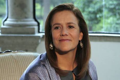 qtf's tweet photo. Increíble lo que ha logrado Margarita: con ella no quieren, sin ella no pueden.
¡Y alégale! @Mzavalagc ¿único camino contra AMLO?
FernandaF https://t.co/stewlJzbVP