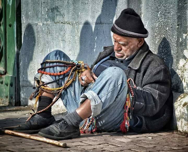IQPoem's tweet photo. اشكثر فارش ورگ بربين للغيّاب !! 
اشكثر نيات بيّه آمتانيات آحباب !! 
صدك ولكَاهم آگَبالي ؟
صدك ، وآبجي وآحنّي الباب ؟ 
عمت عيني على الغيّاب https://t.co/jxGxbitBAk