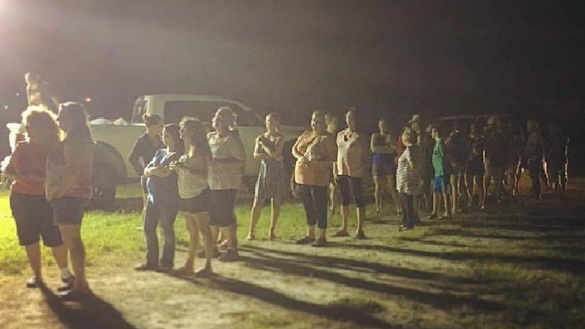 Florida women team up to wash laundry of linemen working to restore power bit.ly/2f8hecI?utm_me… https://t.co/wnZmmOw1Ba