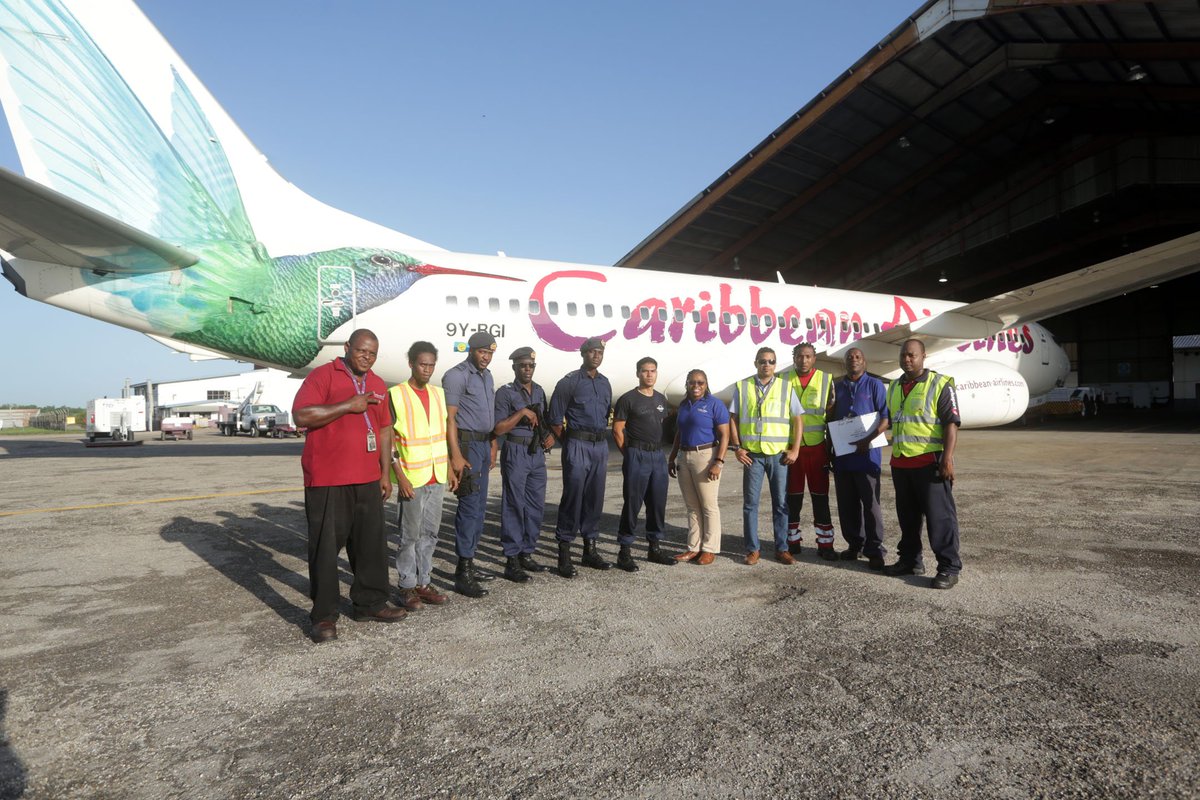 iflycaribbean's tweet image. Thank you to everyone who contributed and supported the relief flight to St. Maarten this past Saturday. #goingbeyondborders #IrmaHurricane