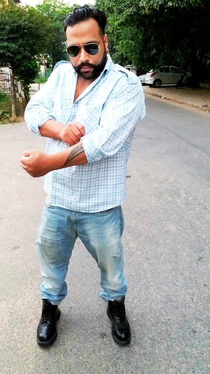 Mohit30305's tweet photo. Oh Tan bus  Ik Tere Piche Ji Ji Karda

Warna Ik Baar Naam Leke Dekhi Industry Ch. 
                            ★ https://t.co/d0yREKHbf8