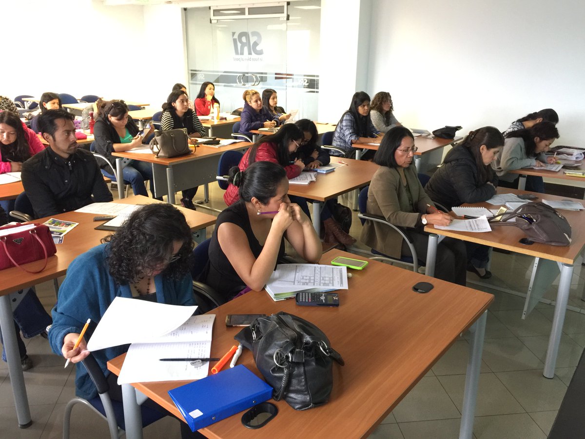 hsantiagoleonc's tweet photo. #SRIzonal6 explica a contribuyentes de #Cuenca que la declaración mensual o semestral de #IVA se presenta en el #Formulario104A. https://t.co/UFwFVFumze