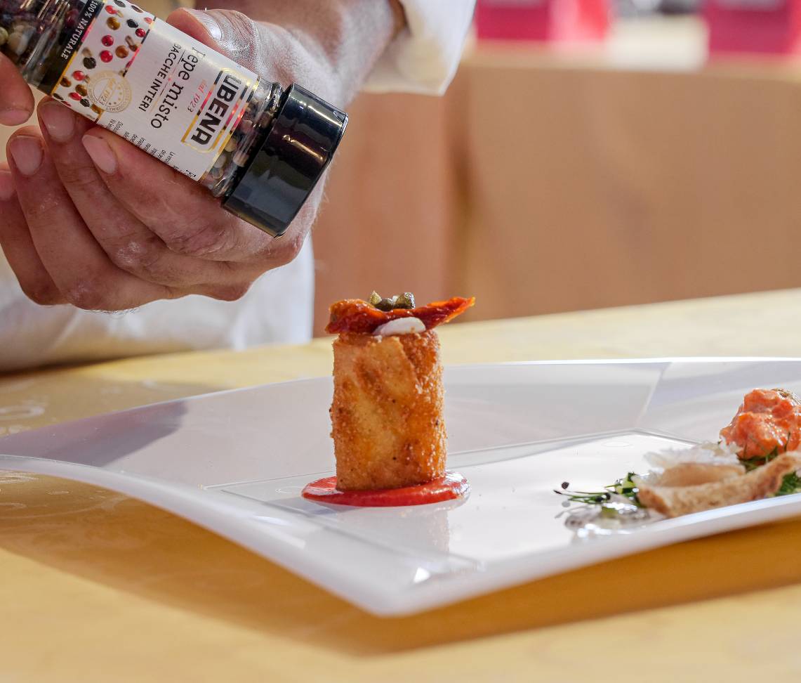 Cous_Cous_Fest's tweet photo. Al #CousCousFest arrivano tutti i profumi di #Ubena, sponsor della ventesima edizione. https://t.co/JVVAIE8hwi