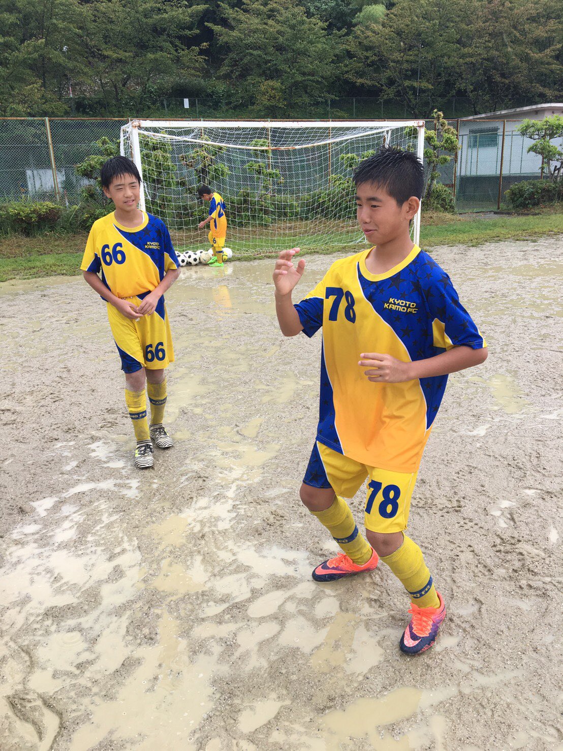 Kyoto Kamo F C 9 16 土 U13 Tr M Vs奈良クラブ 雨の中 のtr Mでした 普段とは違う経験値が増えました 雨の中お越しいただきました奈良クラブの皆様ありがとうございました 加茂fc Kamofootballclub 奈良クラブ T Co 3kcfe5gxo7