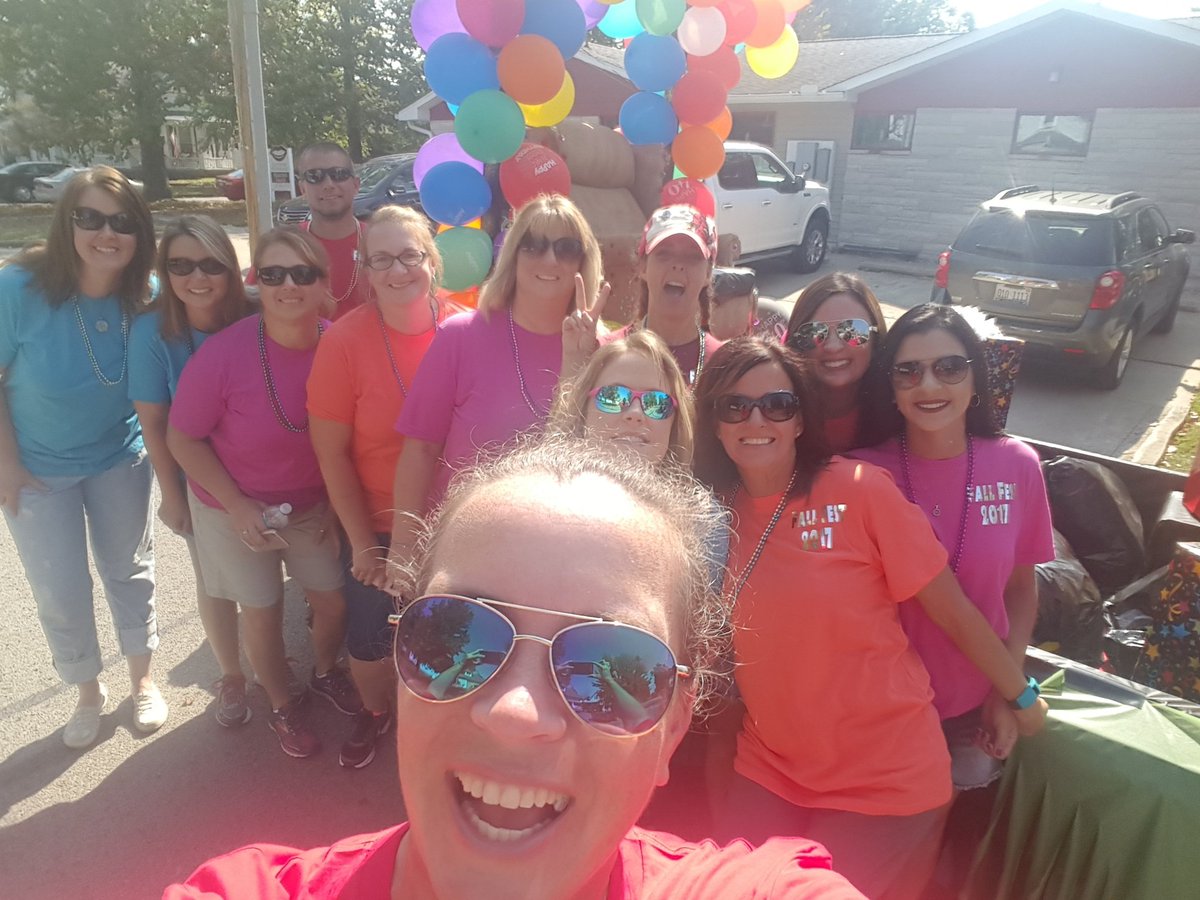 DHmarshalltucky's tweet image. #myfriendsareawesome #40isfab