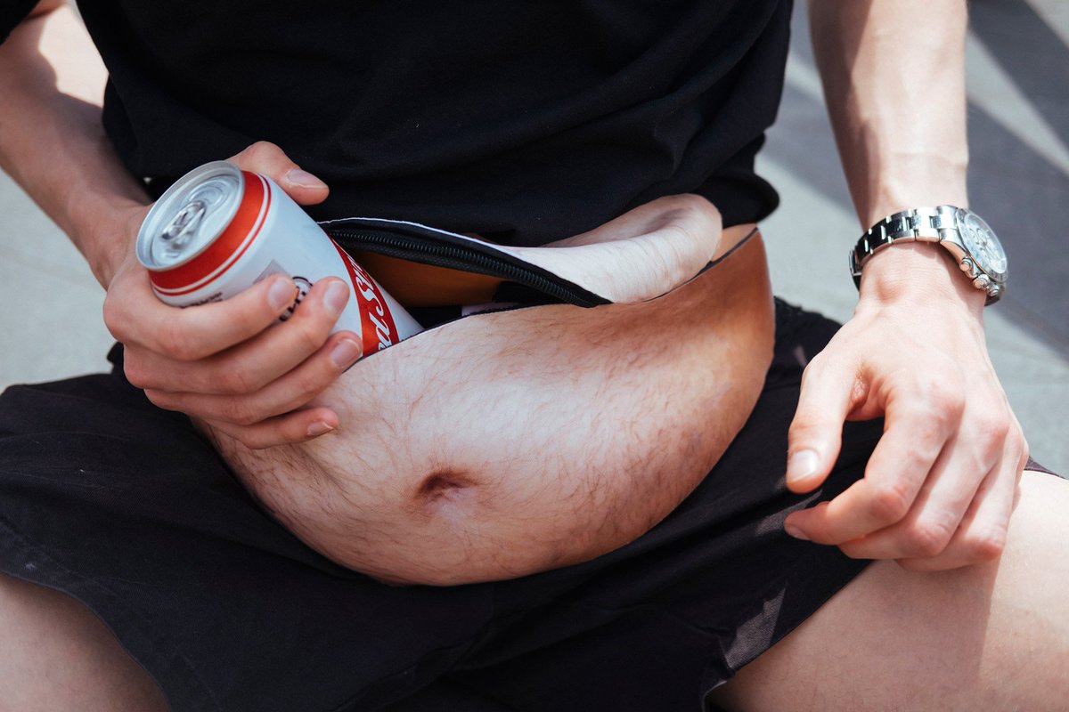 A Dadbag is a fanny pack that will give you a dad bod!!
peewee.com/2017/09/20/dad…

#dadbag #beerbelly
