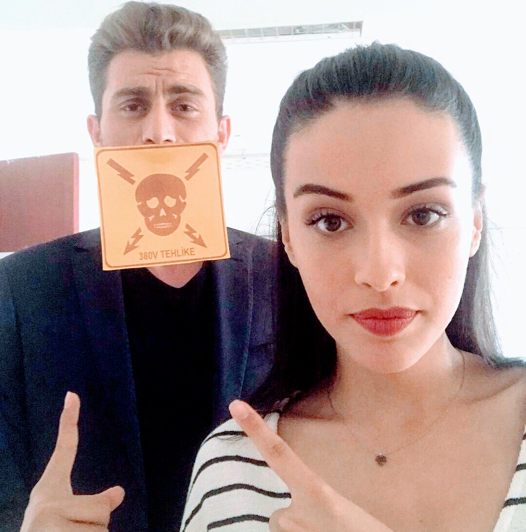 selambenily's tweet photo. En güzel selfie hani bizim üç tane var ya tagla alıntıla
VuslatVakti NazAt https://t.co/qEJOfiJXYg