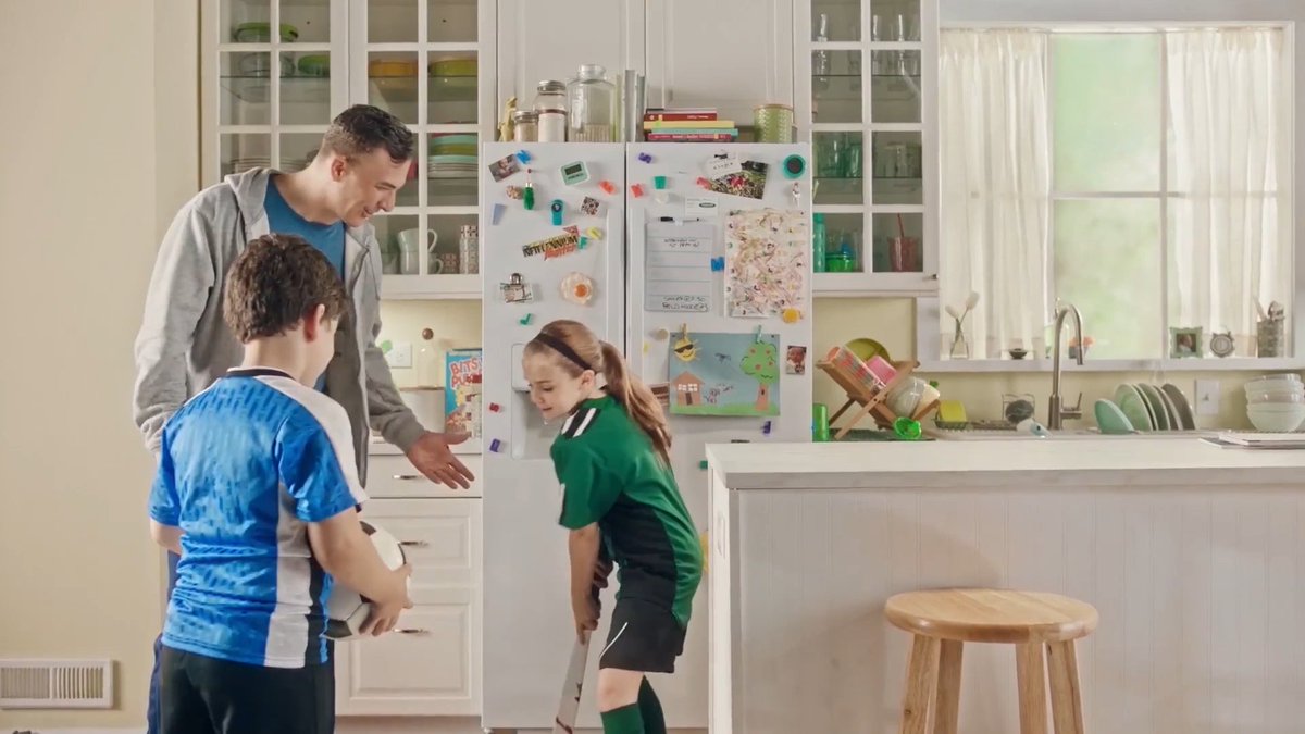 TalentBmg's tweet image. Check out Abigail A. in this new spot for Country Financial! Link on our FB page!!! #bmgchicago #bmgtalent  #countryfinancial