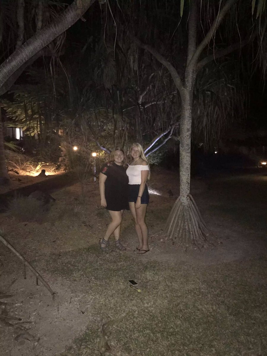mbmillerr's tweet photo. Hbd bff I love u sooooo much #moorea #THEworstpic #yaya @eliseavolio https://t.co/LKsU4cXC9U